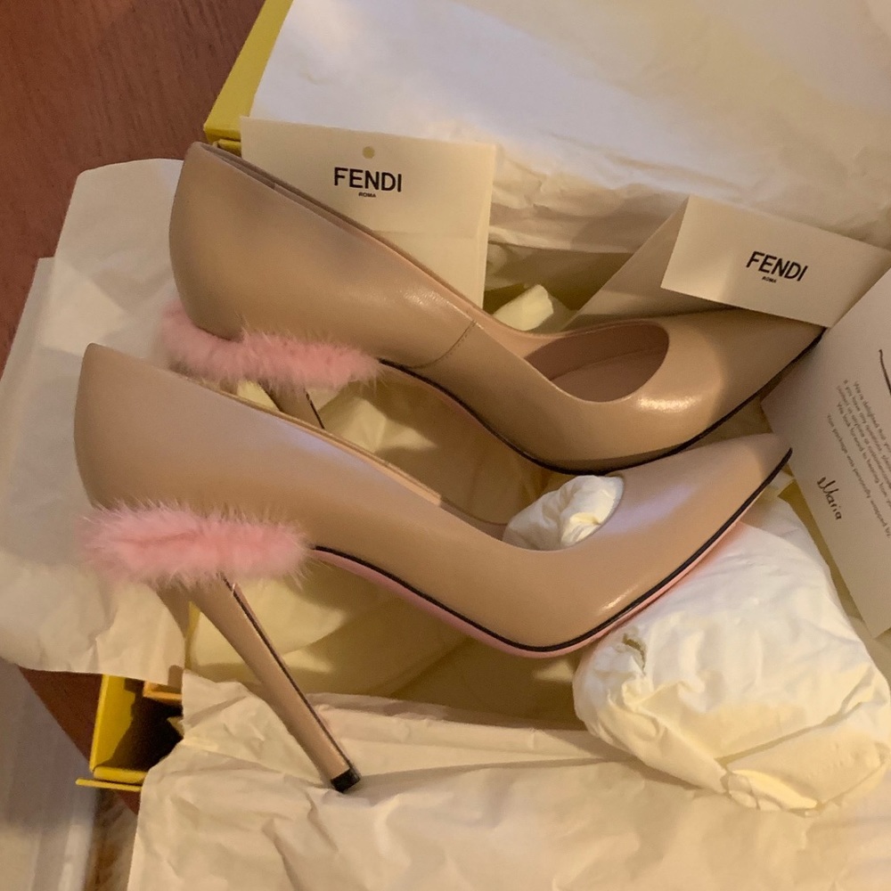 Fendi pumps. 100% authentic